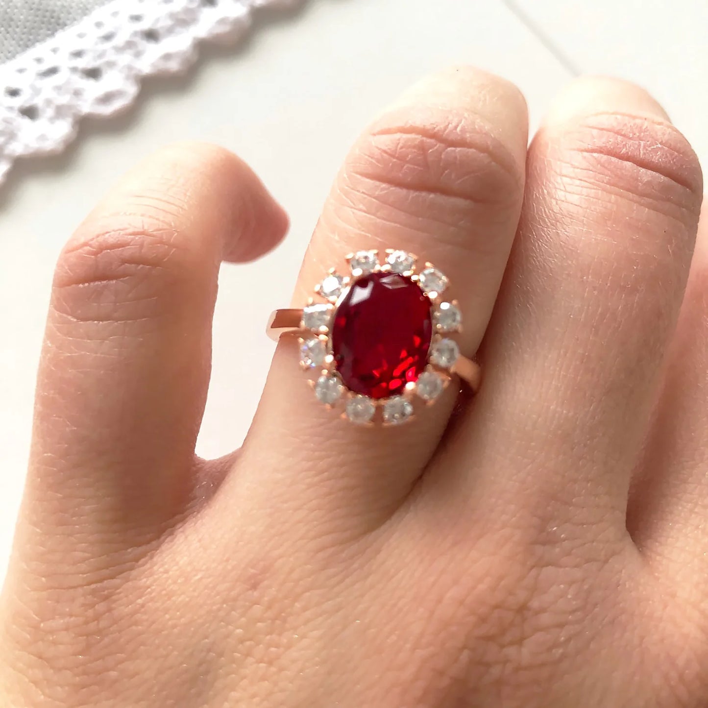 Classic Red Crystal Wedding Rings for Women Bridal Beautiful Rose Gold Color Zirconia Engagement Ring Fashion Jewelry R187